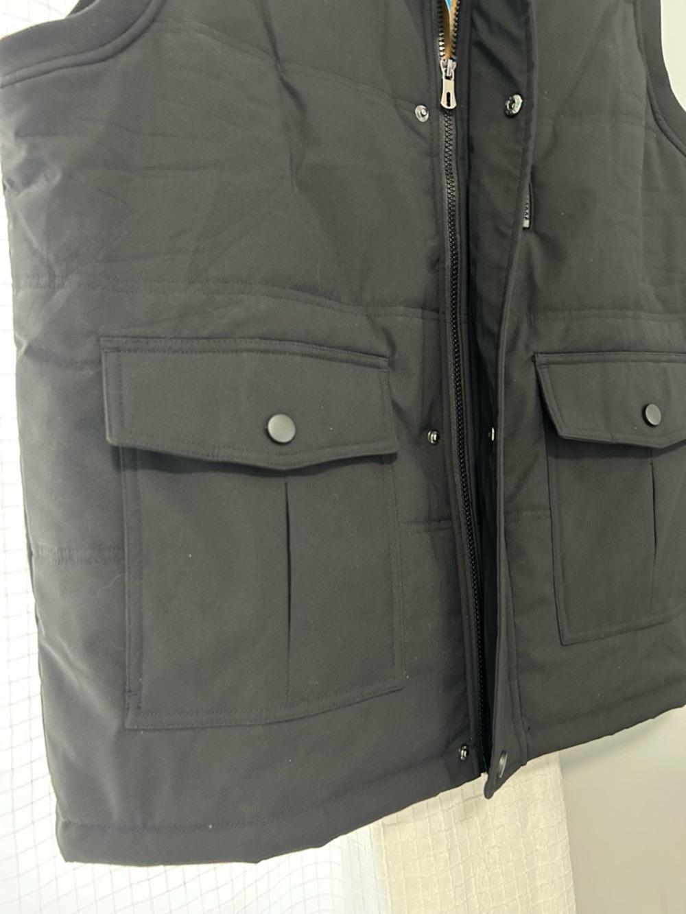 NWT Men's Outdoor Vest - Picture 2 of 10